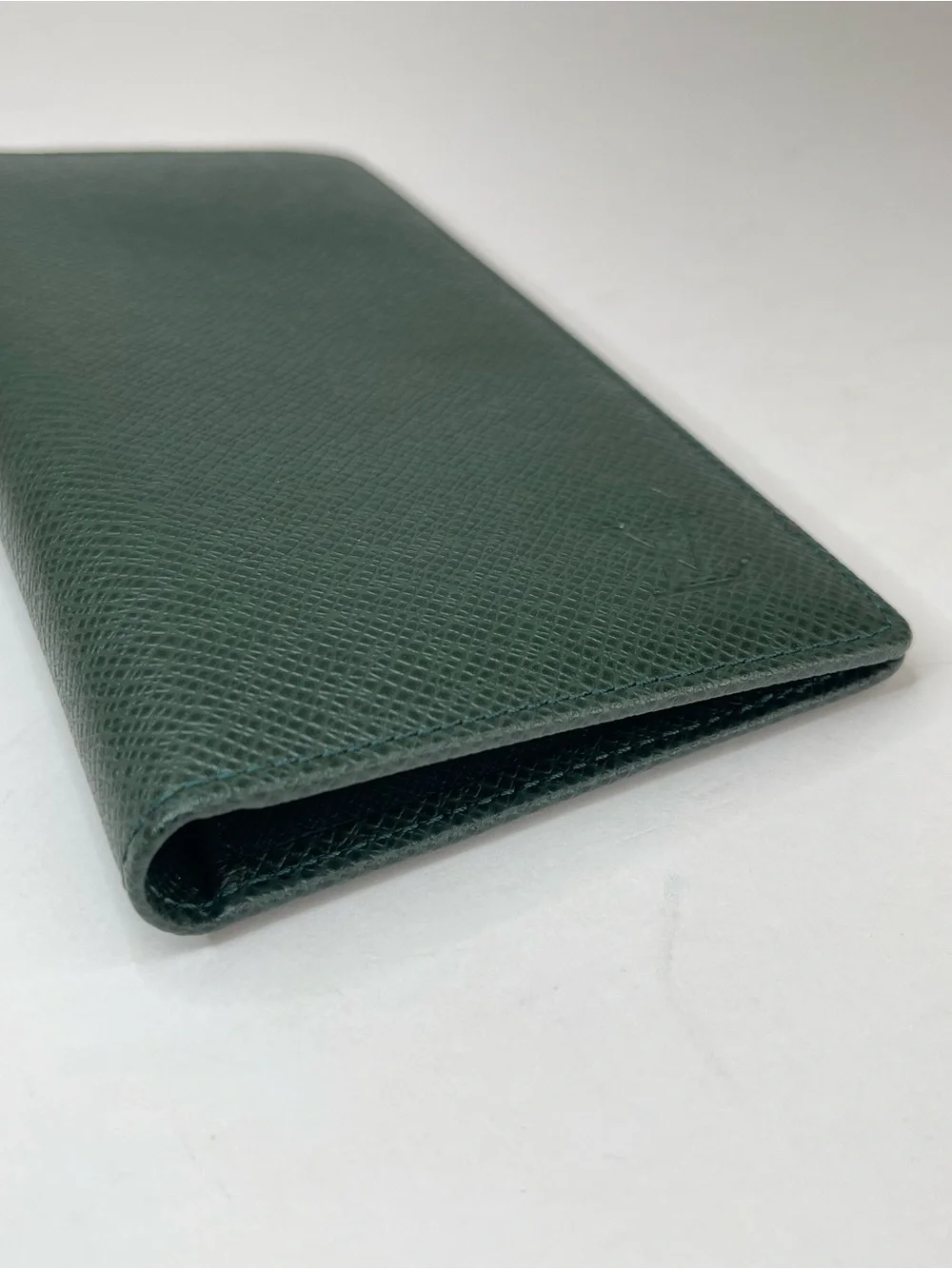 Louis Vuitton Taiga leather long bifold wallet with Box